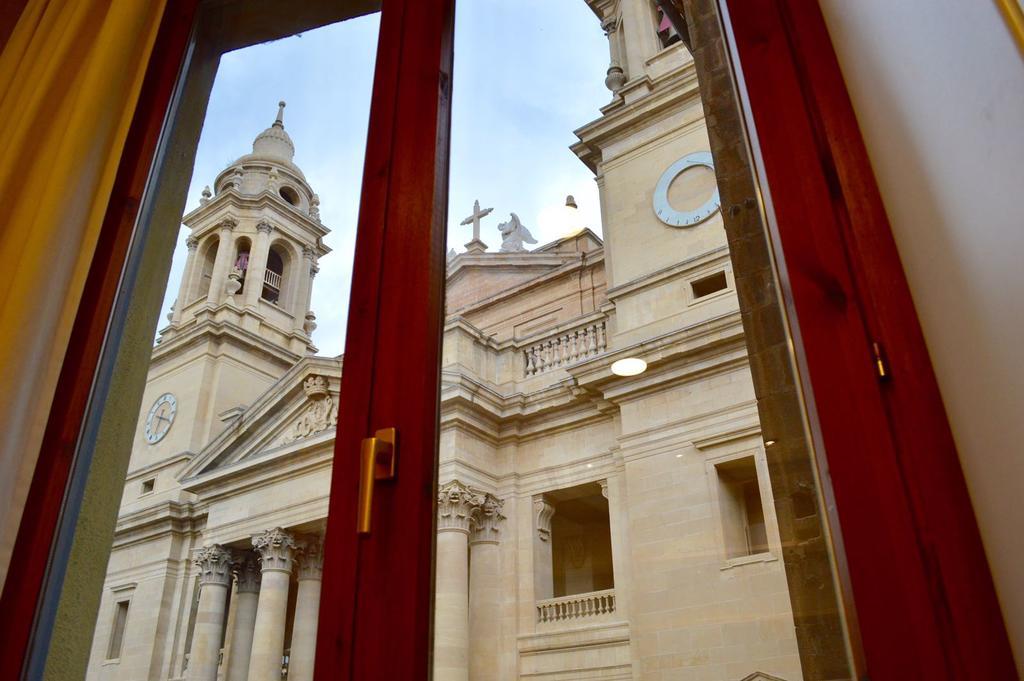 TOP APARTMENT frente a la Catedral Pamplona Exterior foto